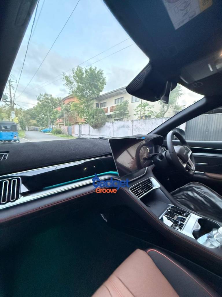 Dashboard protection mat for Sealion 6