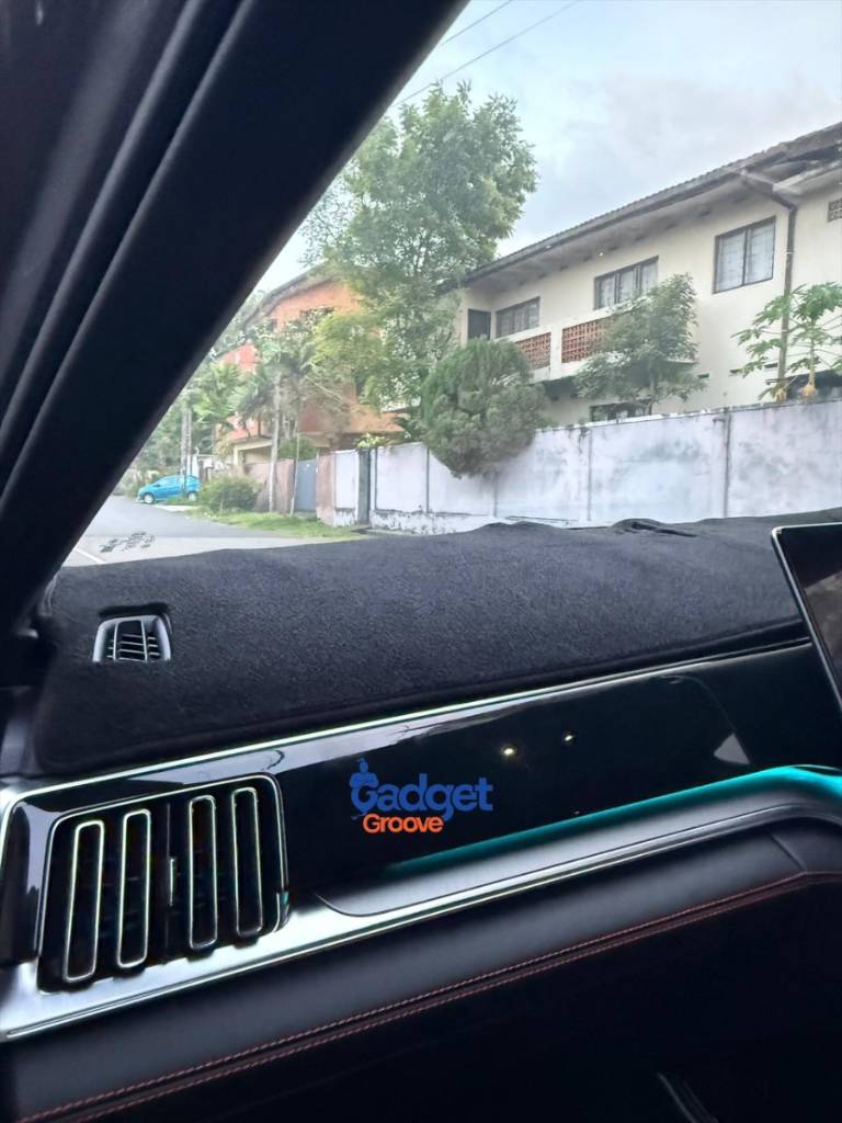 Dashboard protection mat for Sealion 6 - Image 2