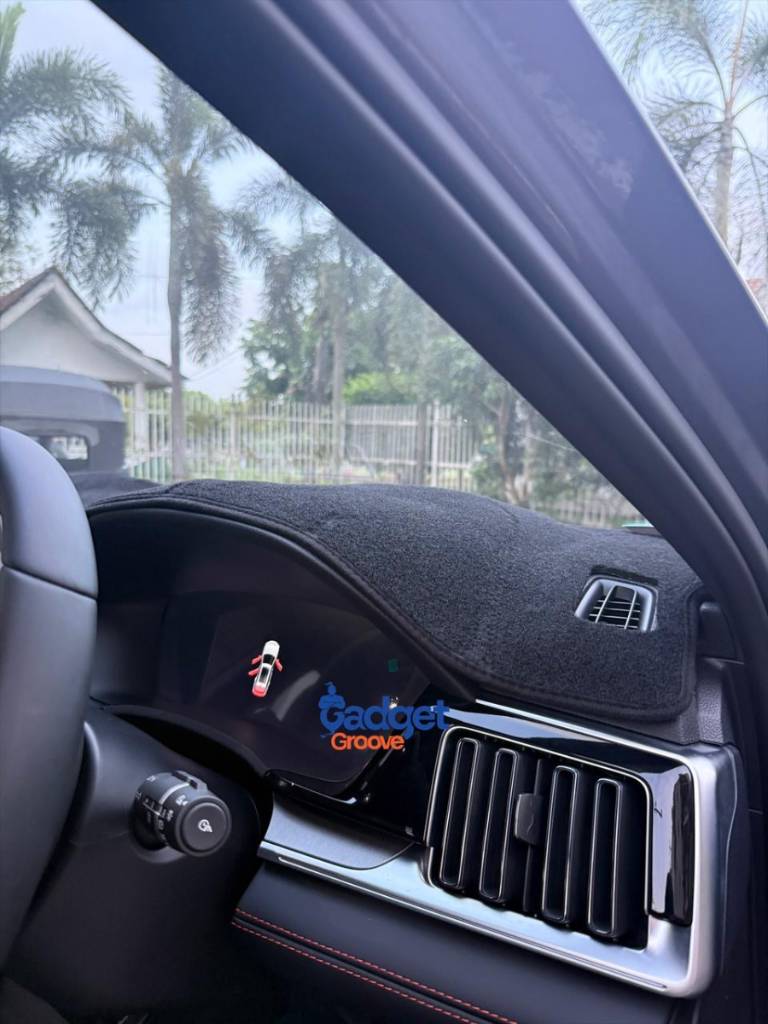 Dashboard protection mat for Sealion 6 - Image 3